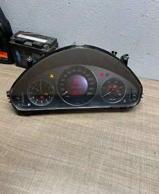 Mercedes-Benz E W211 Speedometer (instrument cluster) A2115407311 110080004043