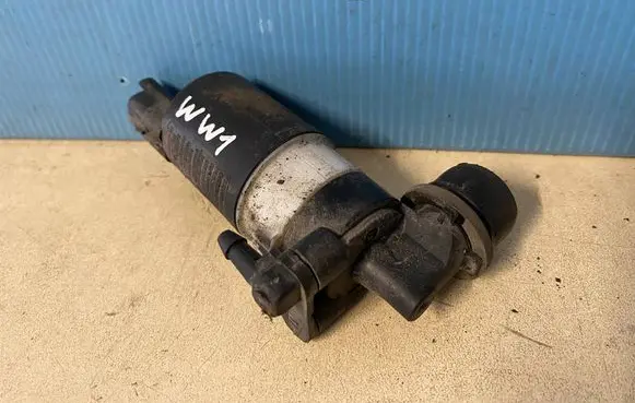 Citroen Berlingo Windscreen/windshield washer pump 8200031805