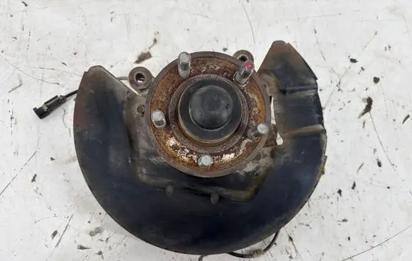 Ford Mustang VI Front wheel hub FR3C3108A