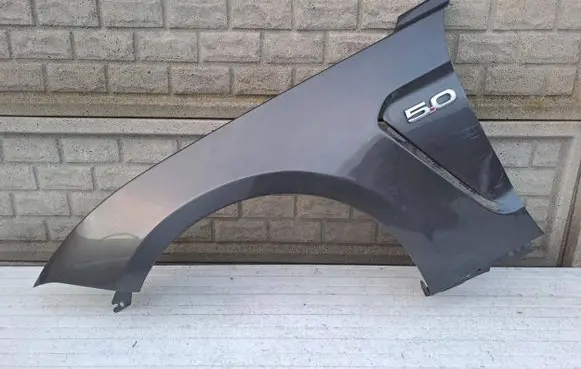 Ford Mustang VI Fender