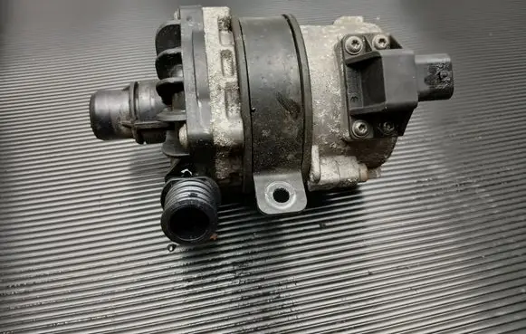 Volvo V60 Electric auxiliary coolant/water pump 31293979