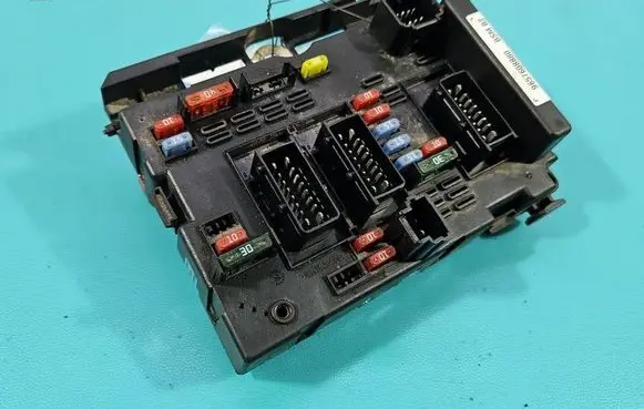 Peugeot 307 Central body control module 9657608880 IMPRK1560068