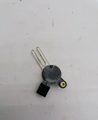 Opel Zafira C Clutch pedal sensor 25889337