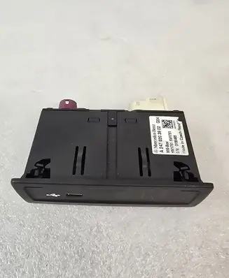 USB socket connector