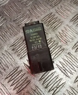Citroen C4 II Glow plug pre-heat relay 51299065 9802424080