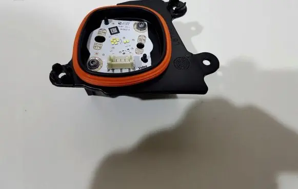 Tesla Model 3 LED ballast control module 