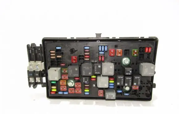 Opel Insignia A Fuse module 13343479