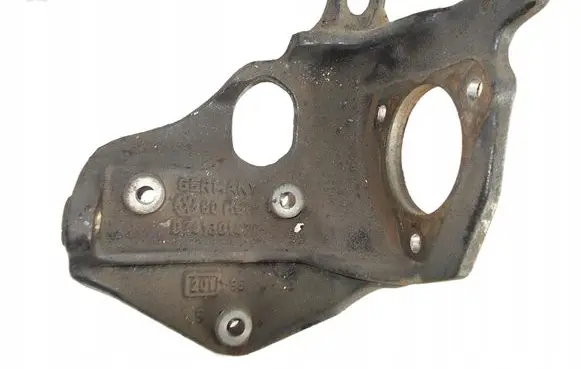 Volkswagen II LT Engine mount bracket 074130147C