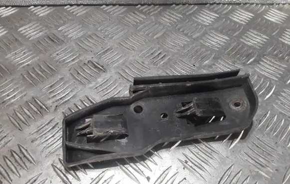 Volkswagen PASSAT B5.5 Front bumper mounting bracket 3B0807183E
