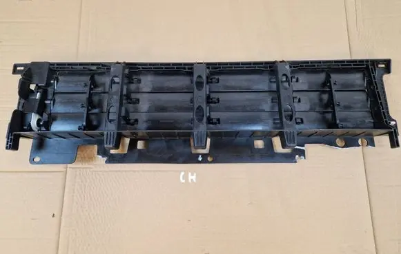 Jaguar F-Pace Intercooler air guide/duct channel M8E28475A