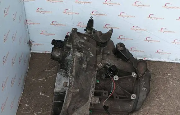 Peugeot 207 Manual 5 speed gearbox 