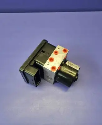 Mini One - Cooper Coupe R56 ABS Pump 6765284 6765282
