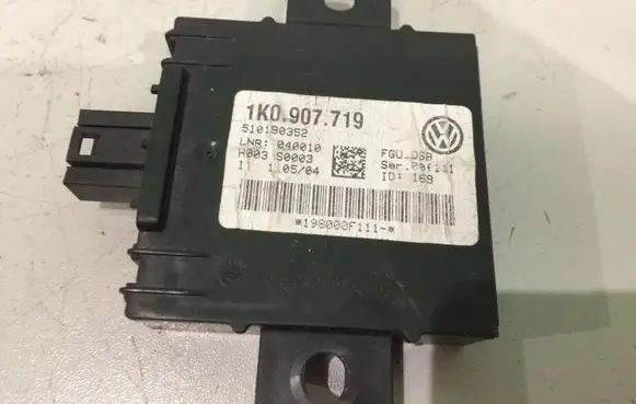 Volkswagen Golf V Alarm control unit/module 1K0907719 510190352
