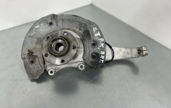 BMW 5 GT F07 Front wheel hub