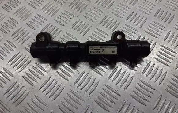 Ford Focus Fuel main line pipe 9654592680