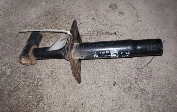 BMW 7 E38 Front bumper mounting bracket 8125316
