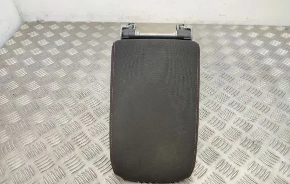Volkswagen Golf Sportsvan Armrest