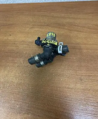 Mercedes-Benz E W210 Coolant heater control valve 0018307784 E879