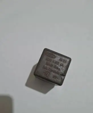 Ford Escort Other relay 89GG14512AA 68125