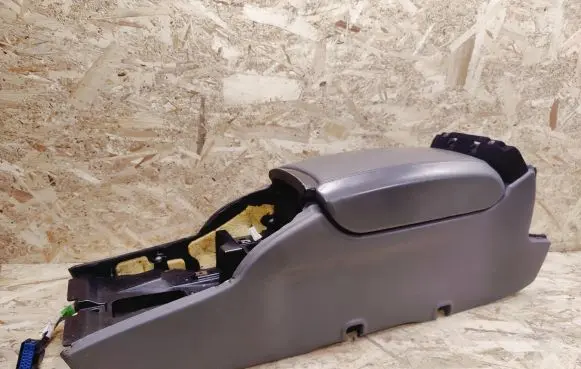 Maserati Quattroporte Armrest