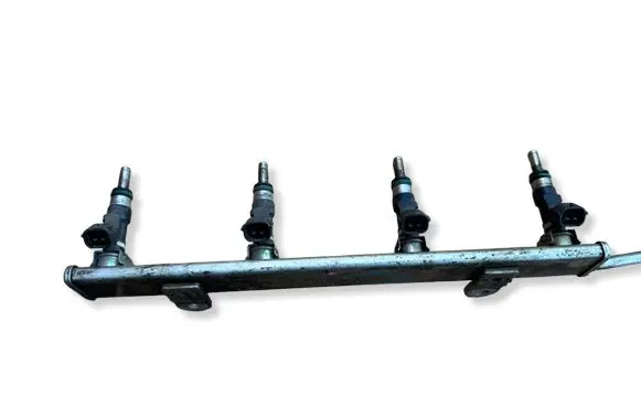 Mitsubishi Lancer VIII Fuel injector JME240B 1465A029 EAT305