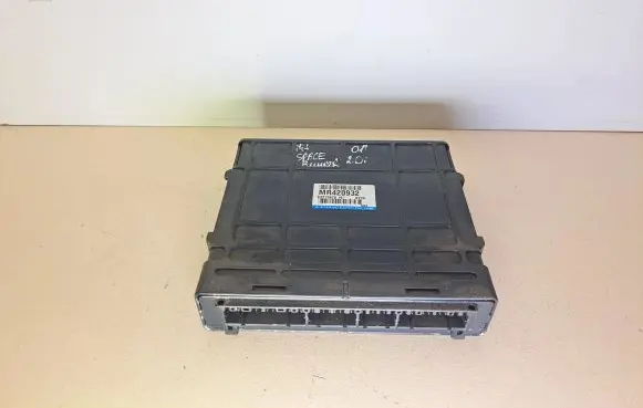 Mitsubishi Space Runner Engine control unit/module MR420932 E2T73676 E2T73676H1