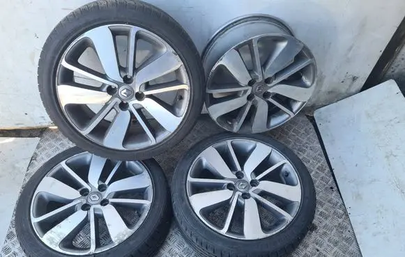 Renault Clio IV R17 alloy rim 