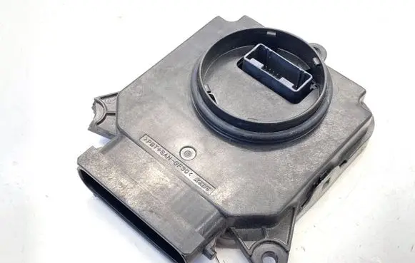 Lexus IS III XE30 Voltage converter/converter module 8990753020