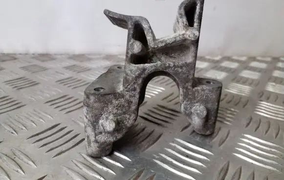 Fiat Ulysse Engine mounting bracket