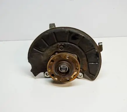 Volkswagen PASSAT B7 Front wheel hub
