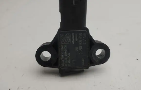Audi A1 Air pressure sensor 04E906051J