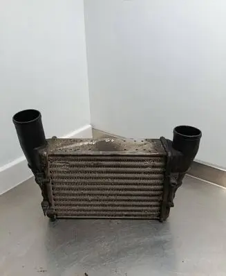 Volkswagen PASSAT B5.5 Intercooler radiator 058145805A
