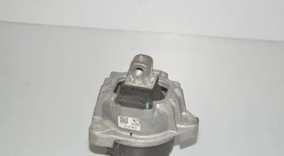 Engine mount bracket