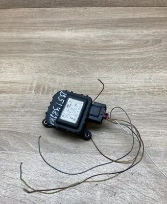 Audi A4 S4 B5 8D Air flap motor/actuator 8D1820511B 013280116