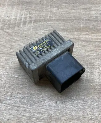 Renault Espace IV Glow plug pre-heat relay 7700115078