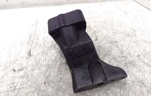 Mercedes-Benz R W251 Engine mounting bracket A6420960345