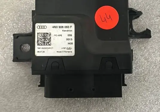 Audi A8 S8 D5 Fuel pump relay 4N0906093F