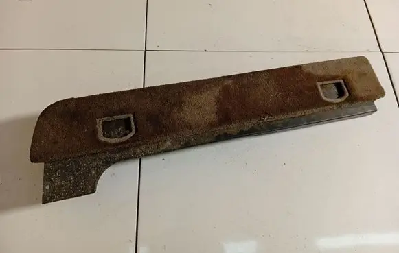 Volkswagen Touareg I Other trunk/boot trim element 7L5863527L
