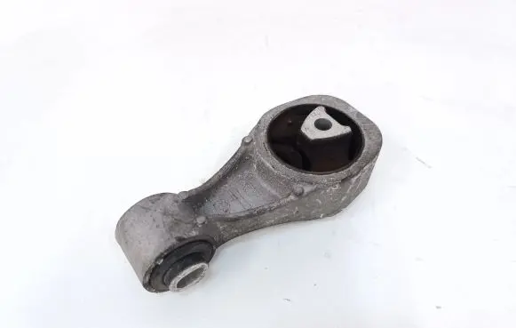 Nissan Juke I F15 Engine mount bracket