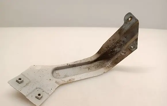 Volkswagen Caddy Fender mounting bracket 1T0821136C
