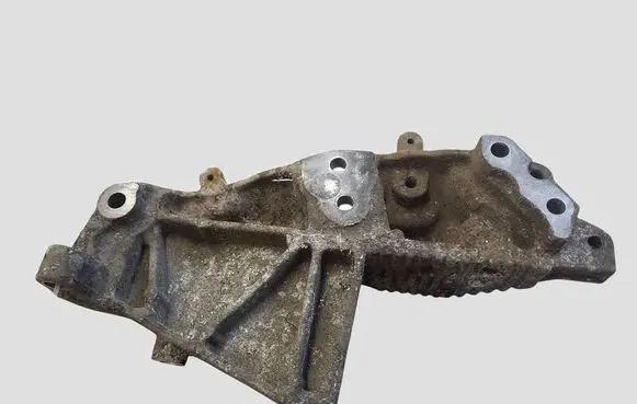 Renault Master III Engine mounting bracket 112310605R