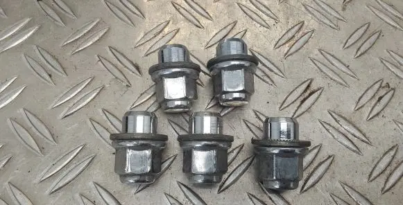 Toyota Verso Nuts/bolts 