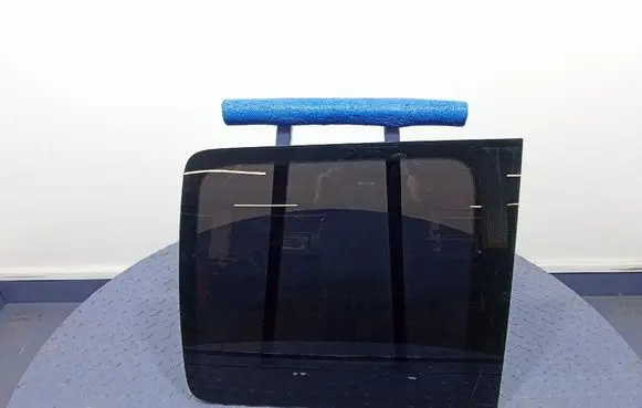 Volkswagen Caddy Rear side window