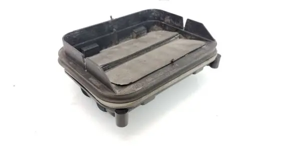 Tesla Model X Quarter panel pressure vent 106803400C