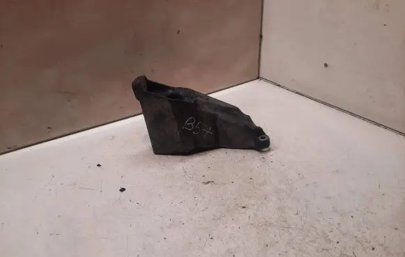 Volkswagen PASSAT B5.5 Engine mounting bracket 8D0199307P