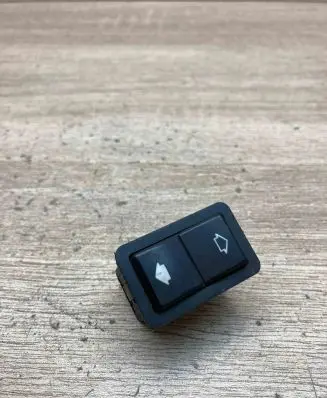 BMW 7 E38 Electric window control switch 8368974