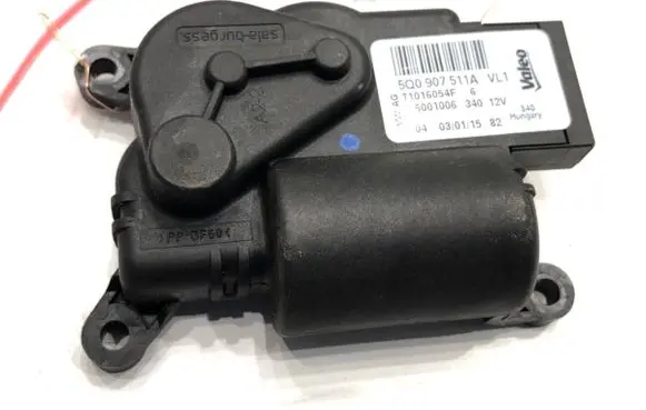 Volkswagen PASSAT B8 Air flap motor/actuator 5Q0907511A