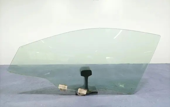 Honda Accord Front door window glass four-door