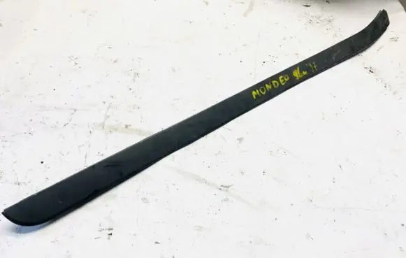 Ford Mondeo MK II Front door glass trim molding 93bbf03149ah 93bb-f03149-ah