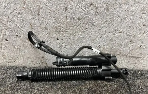 BMW M5 Tailgate/trunk/boot tension spring 7373438